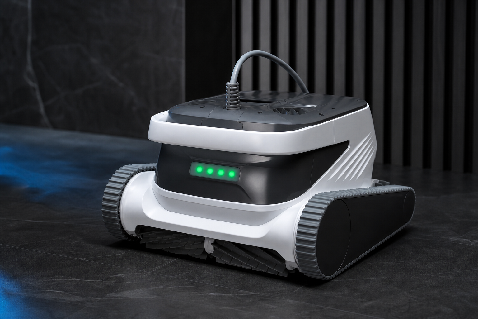 Hydro6 UV havuz temizleme robotunun ön-sol açıdan görünümü